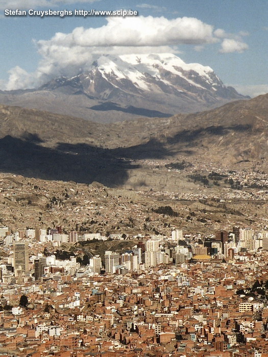 La Paz In La Paz, the capital of Bolivia, the historical center and the fashionable districts are situated in the valley, while the slums are situated on the mountainsides. Stefan Cruysberghs